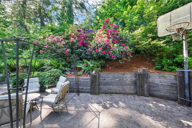 2002 Kimberly Dr, Eugene, OR 97405 - view of patio / terrace