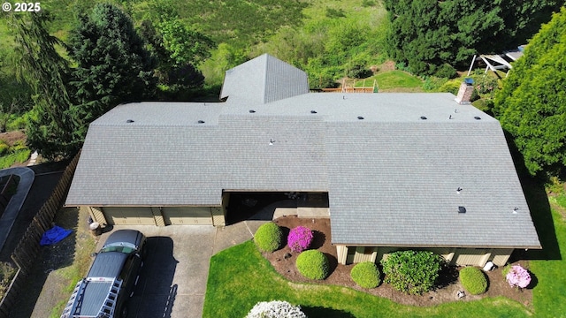 aerial view of property and surrounding area