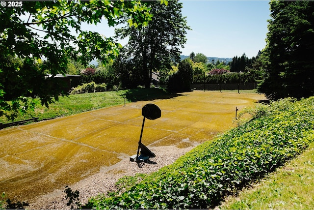 13092 Amber Pl, Lake Oswego, OR 97034 - view of tennis court with fence