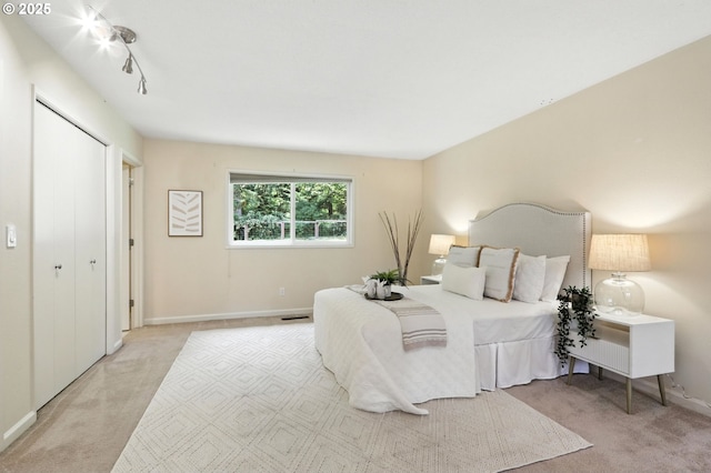 20681 S Wisteria Rd, West Linn, OR 97068 - bedroom featuring light carpet