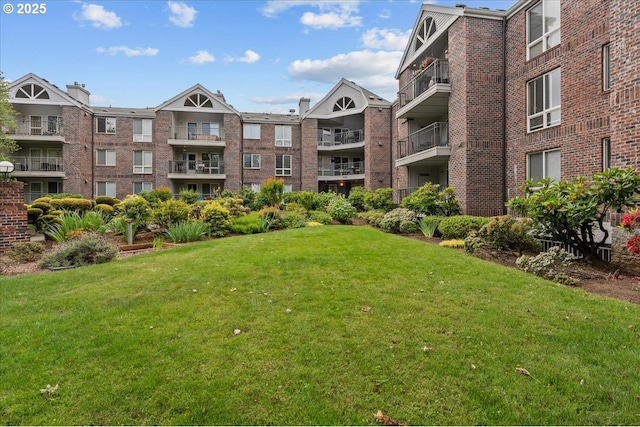 15420 NE Knott St Unit 2, Portland, OR 97230 - view of property's community featuring a yard
