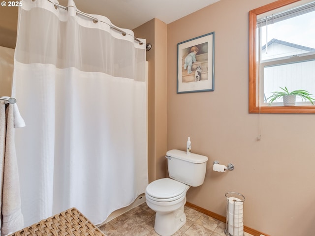 1136 S Pine St, Canby, OR 97013 - full bath featuring toilet and a shower with curtain