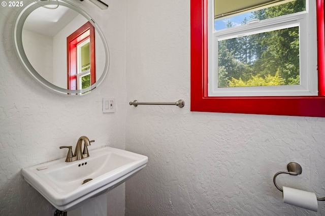 16170 Mcbee Rd, Dallas, OR 97338 - bathroom featuring a sink