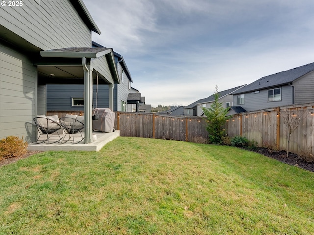 view of yard featuring a patio area