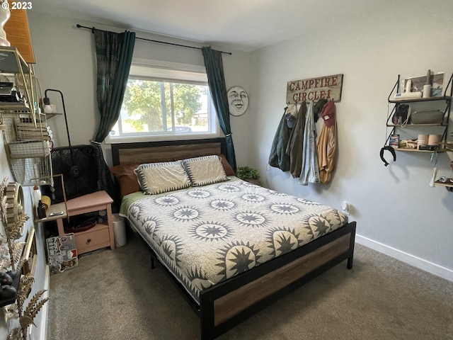 bedroom with carpet flooring