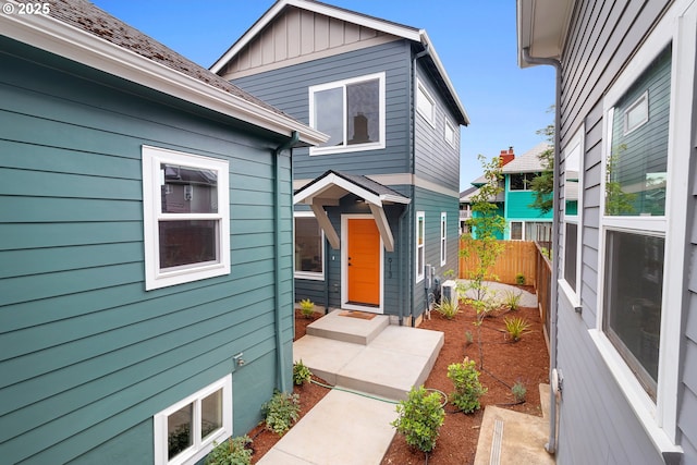 913 NE Sumner St, Portland, OR 97211 - view of front of property with board and batten siding