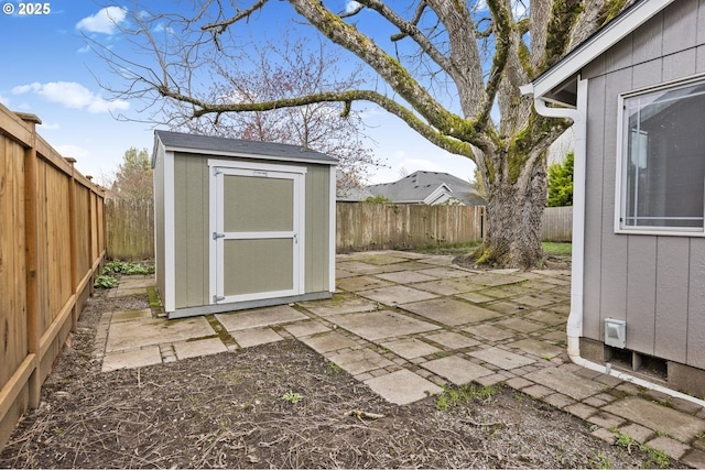 263 Ferndale Dr, Eugene, OR 97404 - view of shed featuring a fenced backyard