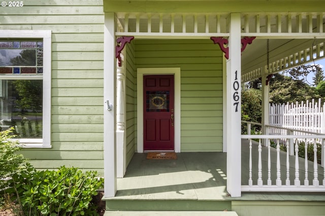 1067 Oak St, Silverton, OR 97381 - entrance to property with covered porch