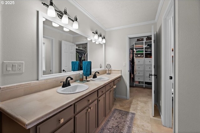 1498 Cathlamet Ct, Salem, OR 97304 - full bath featuring a spacious closet, crown molding, and double vanity