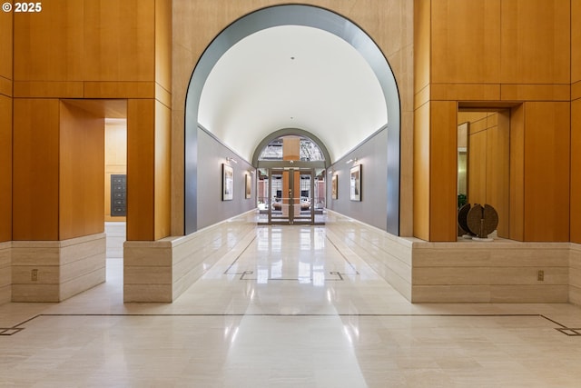 community lobby with lofted ceiling