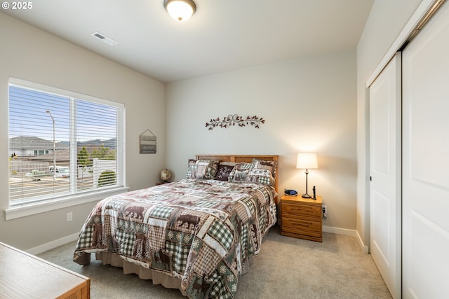 847 Pebble Crk St, Sutherlin, OR 97479 - carpeted bedroom featuring a closet and baseboards