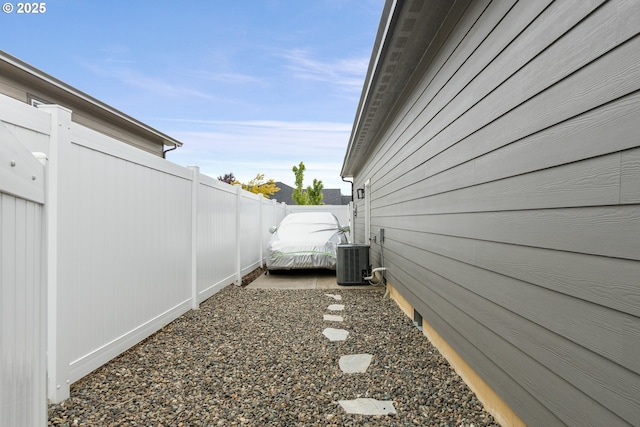 847 Pebble Crk St, Sutherlin, OR 97479 - view of side of home with central AC