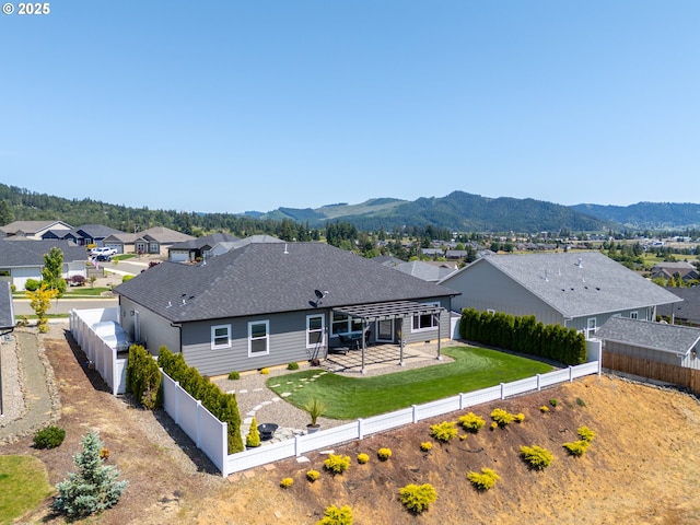 847 Pebble Crk St, Sutherlin, OR 97479 - aerial view of residential area featuring a mountain backdrop