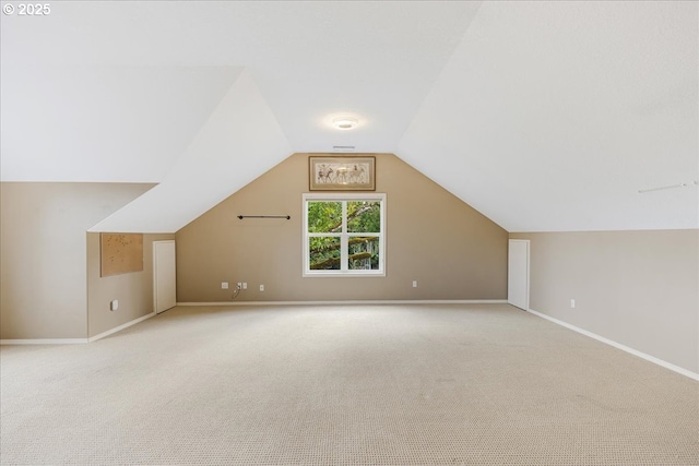 980 SW 7th St, Dundee, OR 97115 - additional living space with carpet and vaulted ceiling