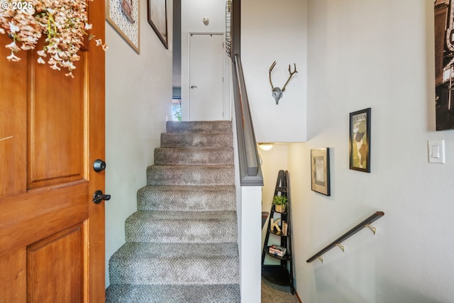 2818 Treetop Ln, West Linn, OR 97068 - view of staircase