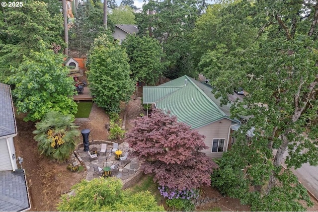 aerial view of property and surrounding area