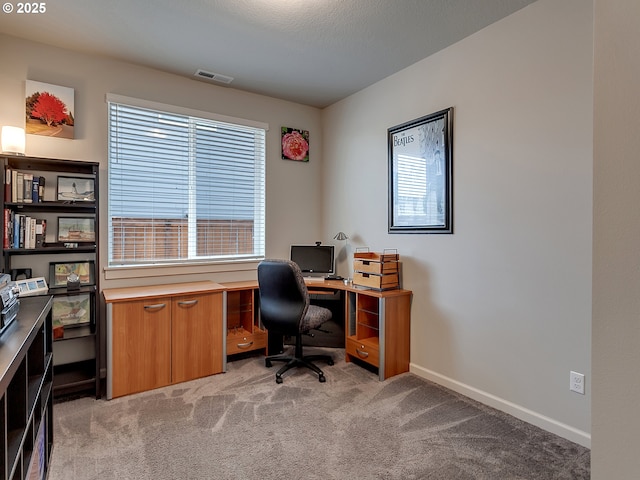 472 SW 16th Ave, Canby, OR 97013 - office area with light colored carpet and baseboards