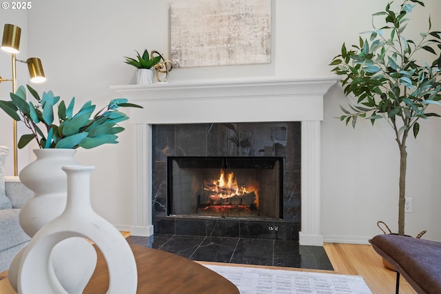 14067 Chatham Ct, Lake Oswego, OR 97035 - detailed view of a premium fireplace and wood finished floors