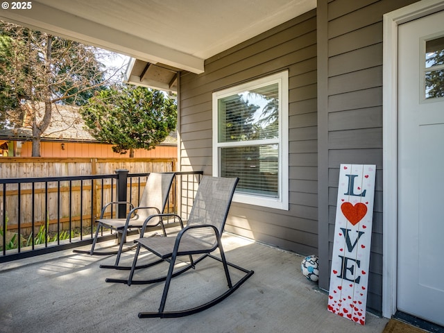 15807 SE Rainier Ave, Clackamas, OR 97015 - view of patio featuring fence