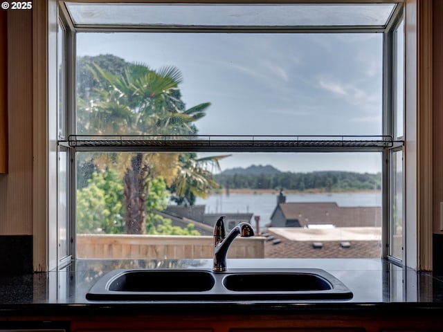 13811 SE 36th St, Vancouver, WA 98683 - kitchen view of a sink and a large body of water