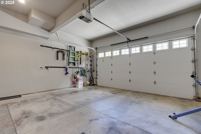 865 SW Trillium Ln, Portland, OR 97219 - garage featuring a garage door opener