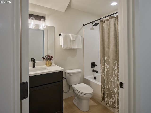 117 Witherbee Rd, Kelso, WA 98626 - full bath with shower / tub combo with curtain, vanity, and toilet