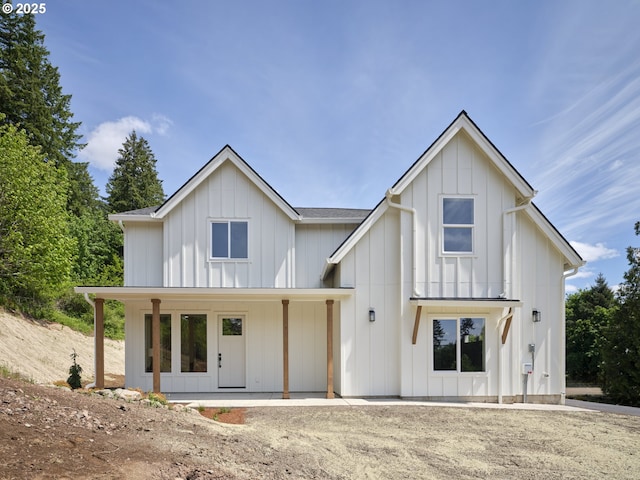 117 Witherbee Rd, Kelso, WA 98626 - modern farmhouse style home featuring board and batten siding