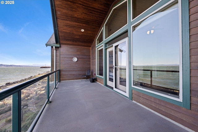 12 NW 17th Pl, Warrenton, OR 97146 - balcony featuring a water view