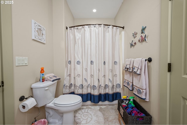 12 NW 17th Pl, Warrenton, OR 97146 - full bathroom featuring a shower with curtain and tile patterned flooring