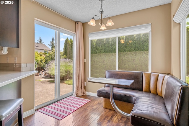 702 SW Burlingame Cir, Troutdale, OR 97060 - sunroom with a chandelier