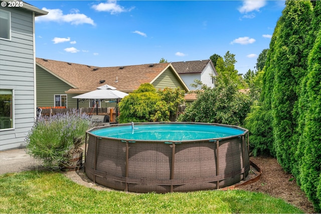 702 SW Burlingame Cir, Troutdale, OR 97060 - view of outdoor pool