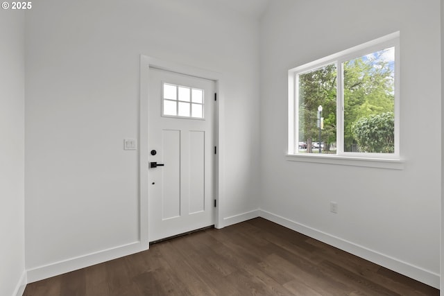 413 S Trade St, Amity, OR 97101 - foyer with dark wood finished floors and baseboards