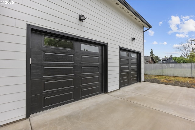 413 S Trade St, Amity, OR 97101 - garage featuring concrete driveway