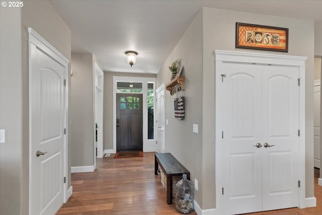 2871 Wing Tip Ave, Salem, OR 97304 - foyer with light wood finished floors and baseboards