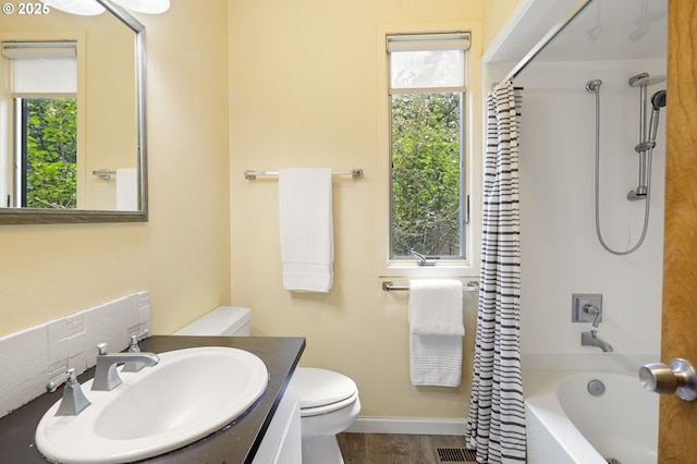 2112 Agate St, Eugene, OR 97403 - full bathroom featuring shower / bathtub combination with curtain, vanity, and wood finished floors