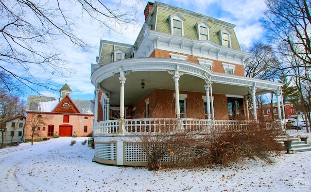 view of front of house featuring a porch