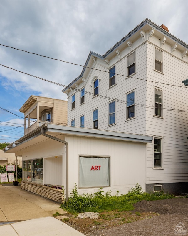 view of property exterior