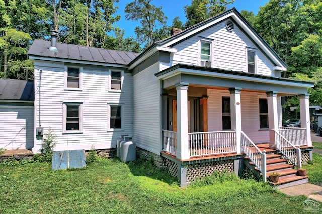 view of front facade featuring a porch