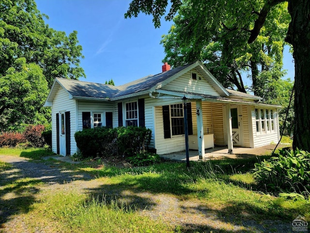 view of front of home featuring a patio