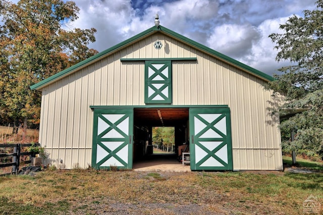 view of outbuilding