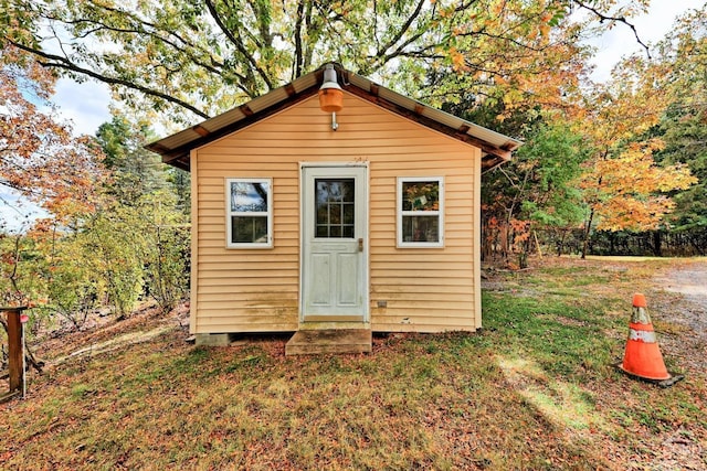 view of outbuilding