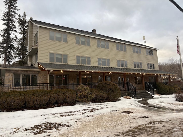 view of front of property with a porch