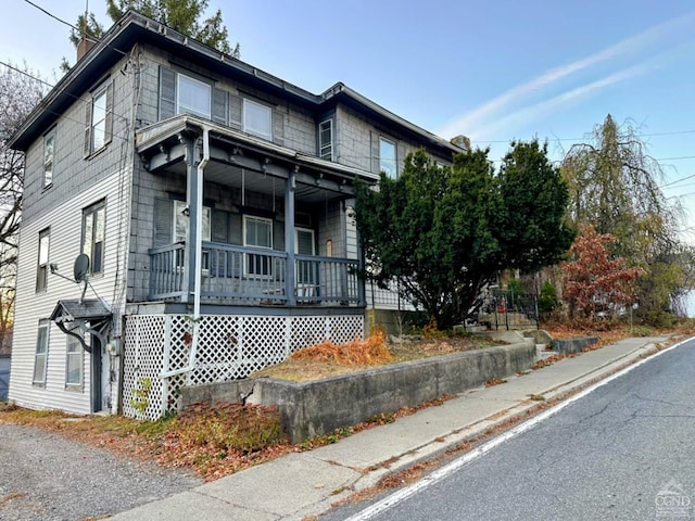 view of front of house with covered porch