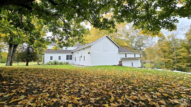 exterior space with a yard