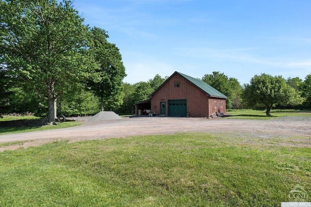 exterior space featuring a lawn