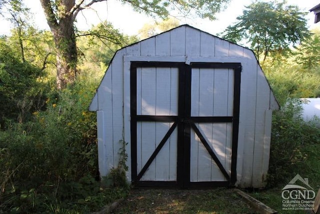 view of outbuilding