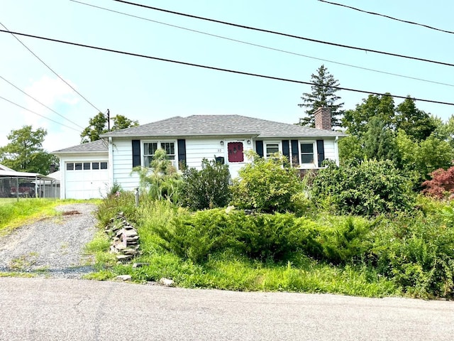 view of front facade featuring a garage