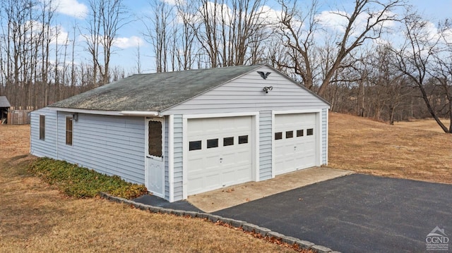 view of detached garage