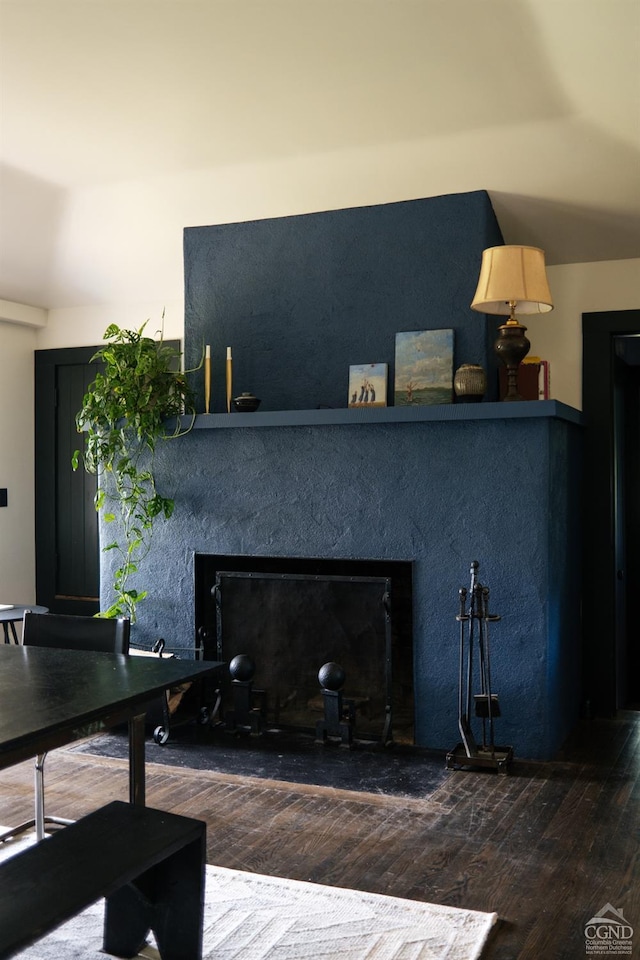 room details featuring hardwood / wood-style floors