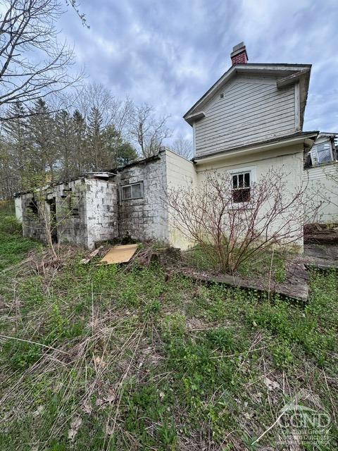 view of property exterior